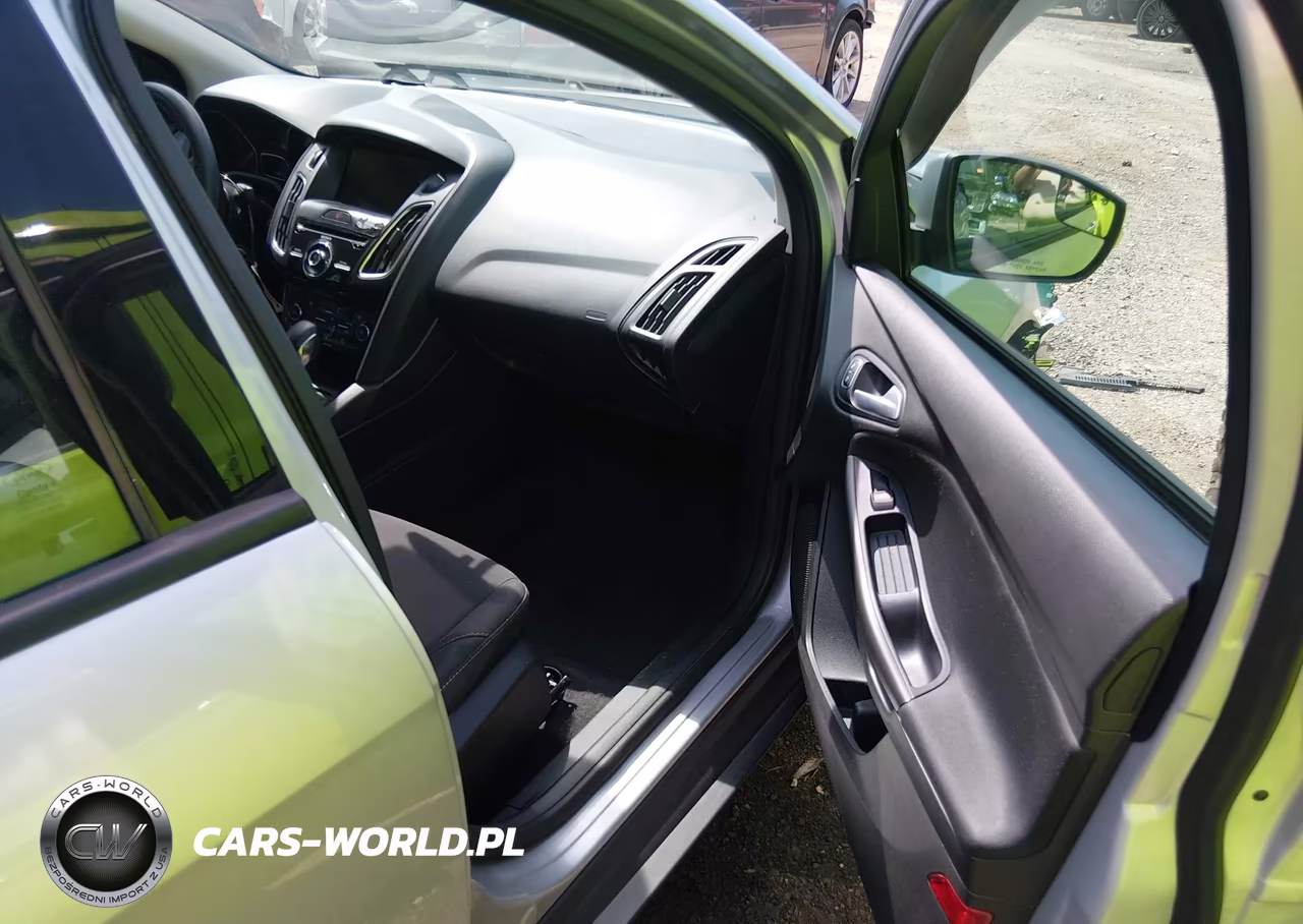 2017 Ford Focus Sel VIN:1FADP3H27HL225407 - 5