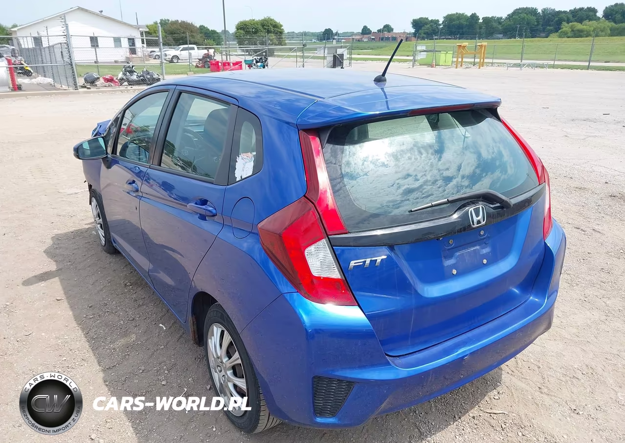 2015 Honda Fit Lx VIN:3HGGK5G53FM728667 - 3
