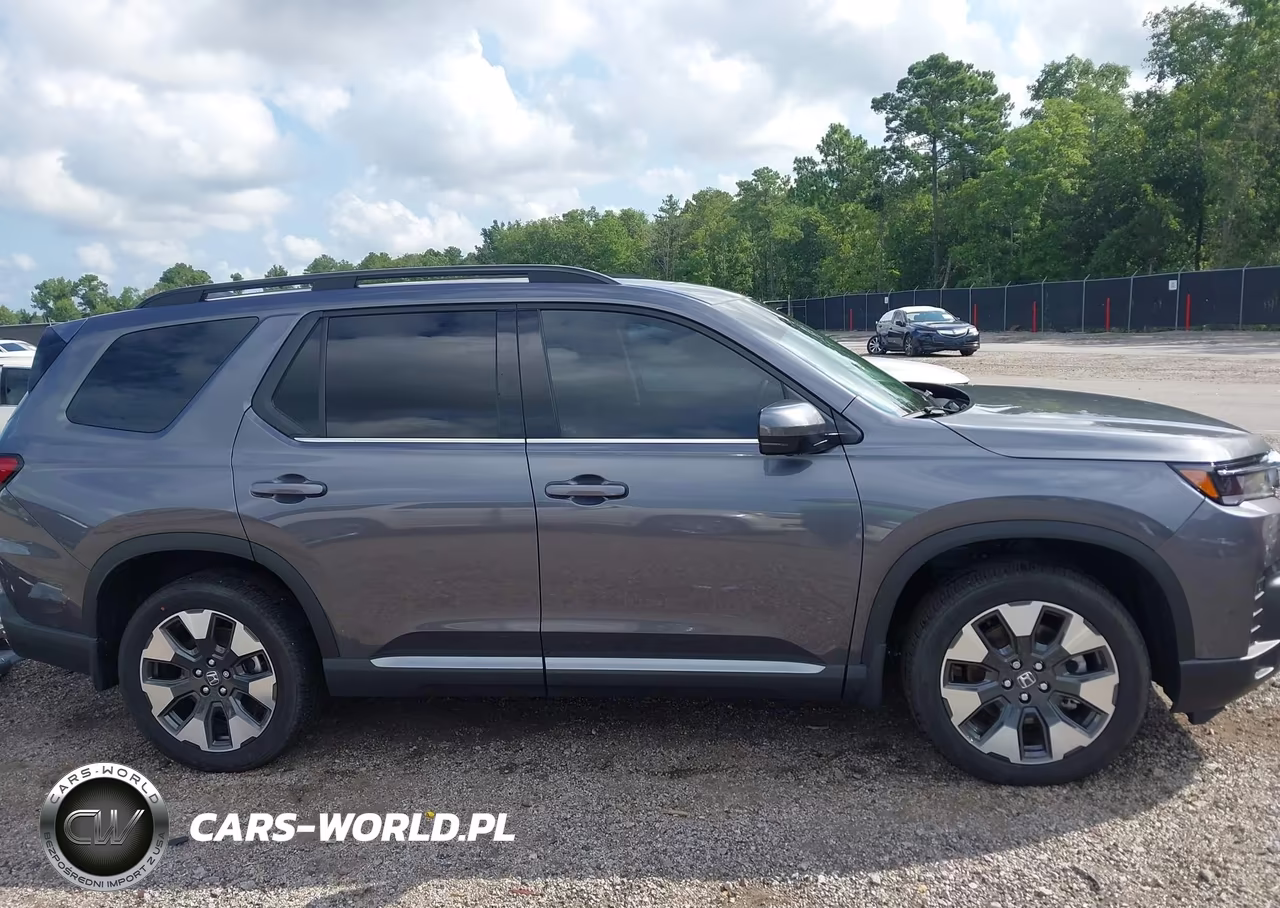 2026 Honda Pilot Touring-Touring Blackout VIN:5FNYG1H72TB018334 - 14