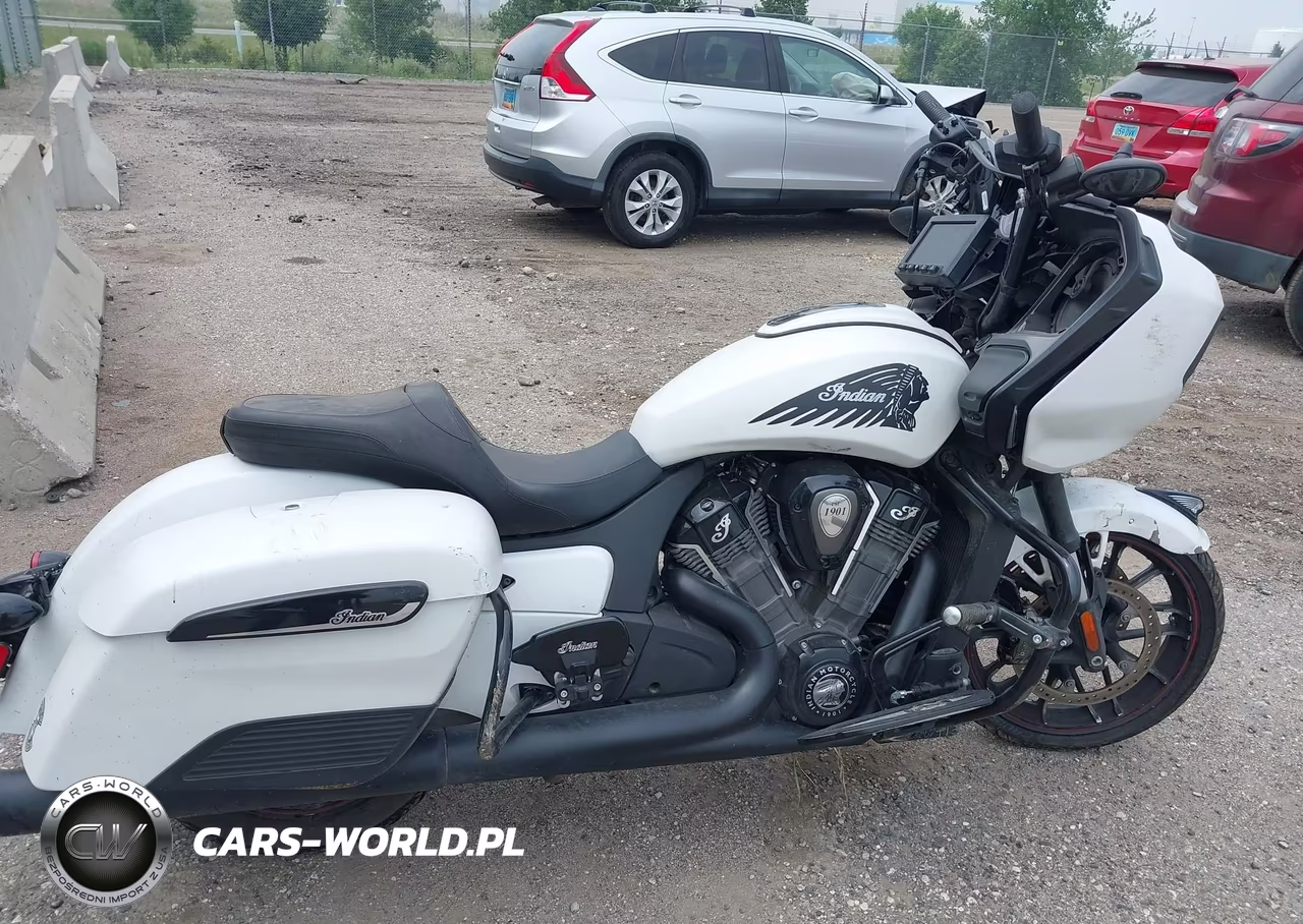2020 Indian Motorcycle Co. Challenger Dark Horse VIN:56KLCDRR8L3391554 - 11