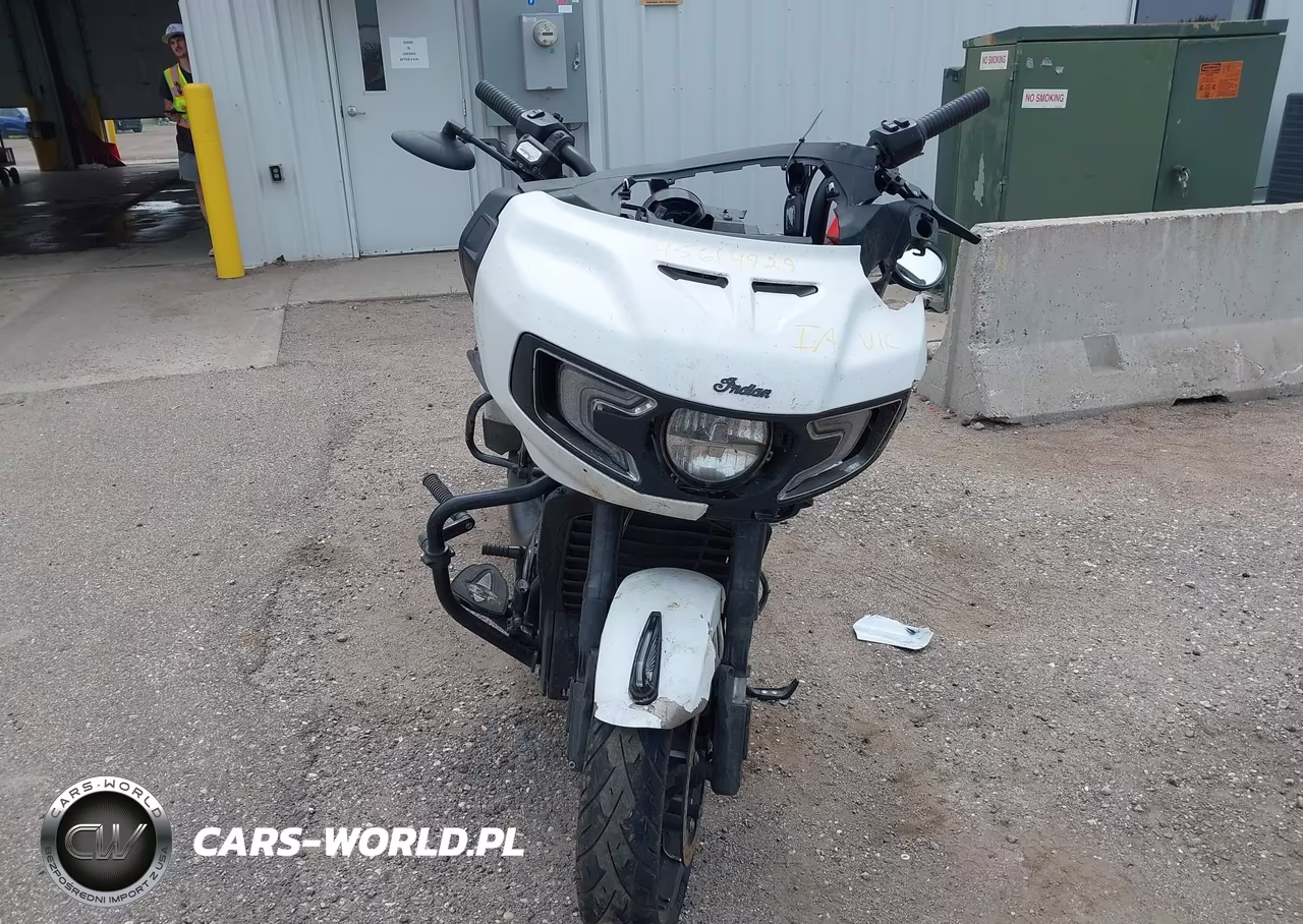 2020 Indian Motorcycle Co. Challenger Dark Horse VIN:56KLCDRR8L3391554 - 5