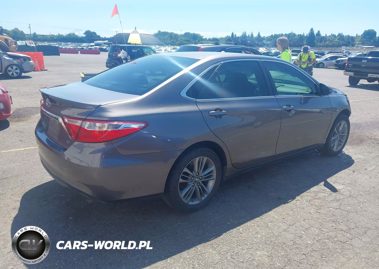 2017 Toyota Camry Se VIN:4T1BF1FK6HU672568 - 4