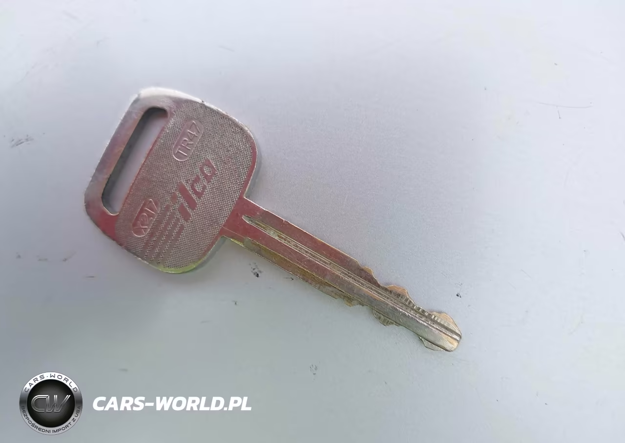 2002 Toyota Camry Le VIN:JTDBE32K020073012 - 11