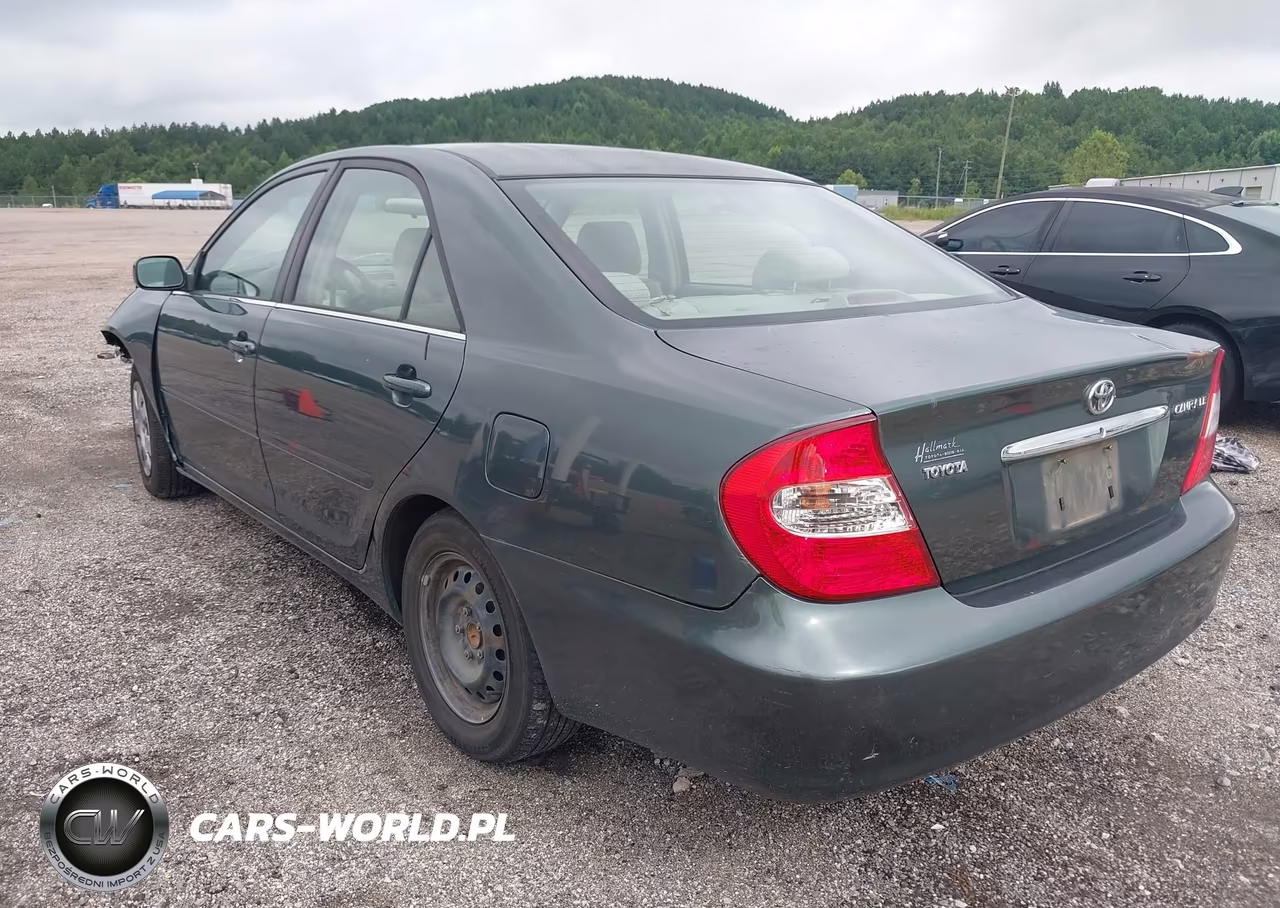 2002 Toyota Camry Le VIN:JTDBE32K020073012 - 3