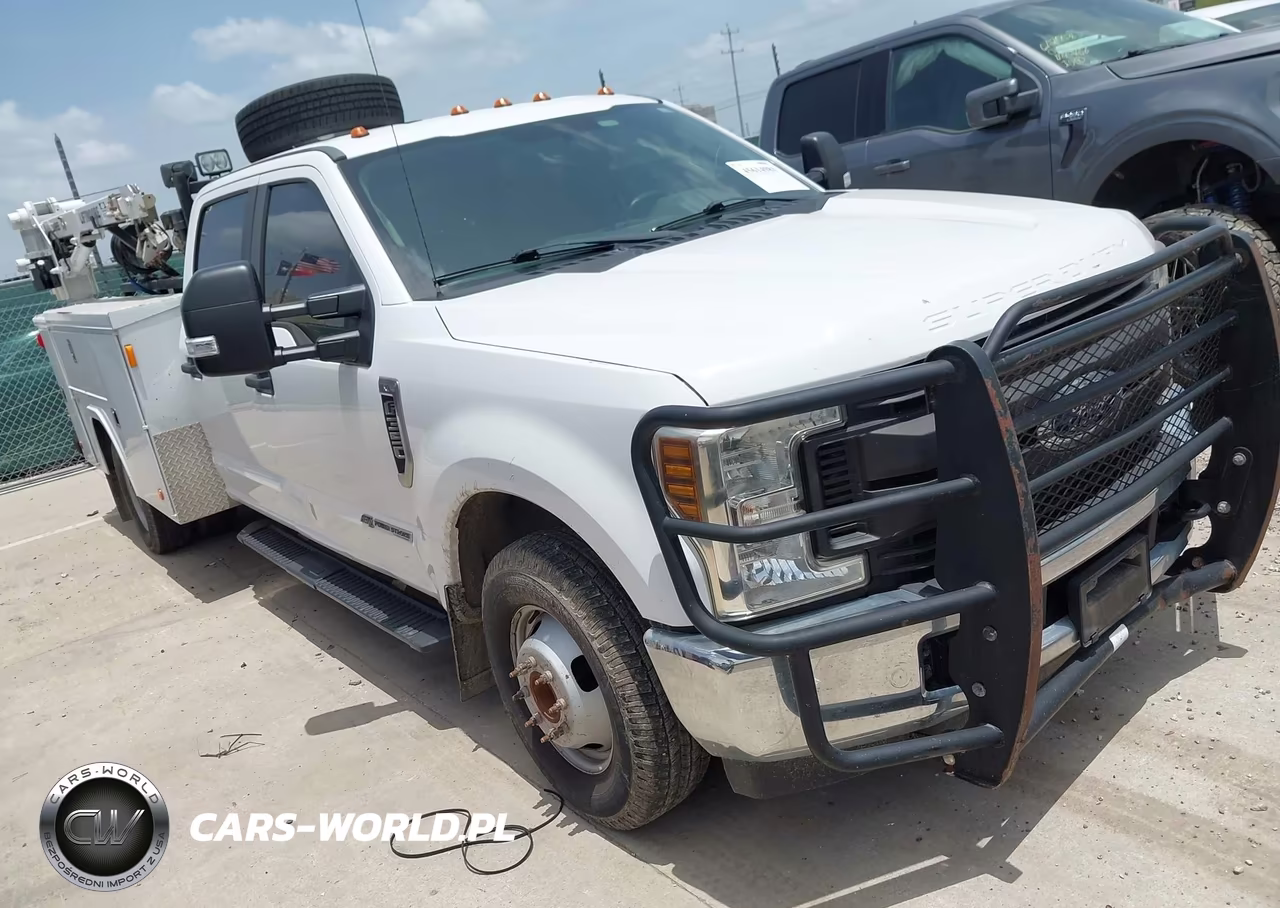2019 Ford F-350 Chassis Xl