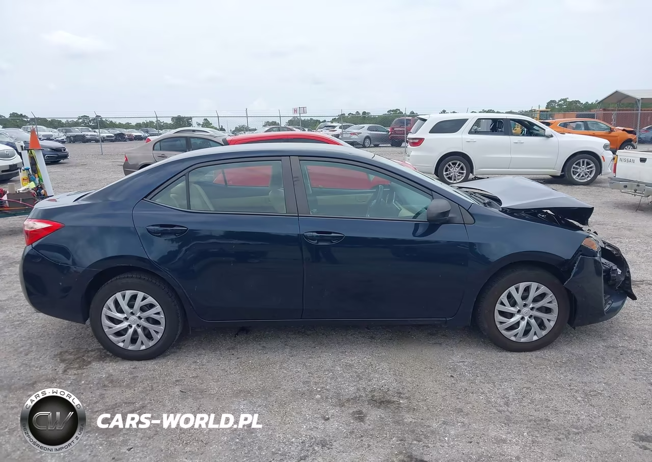 2017 Toyota Corolla Le VIN:5YFBURHE8HP728457 - 13