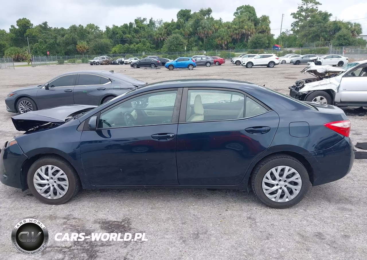 2017 Toyota Corolla Le VIN:5YFBURHE8HP728457 - 14