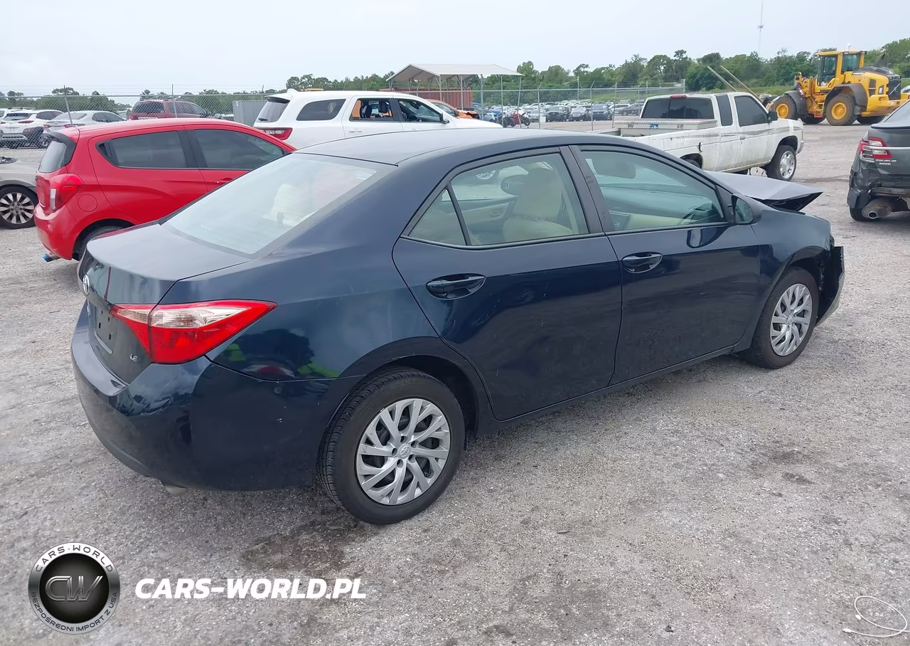 2017 Toyota Corolla Le VIN:5YFBURHE8HP728457 - 4