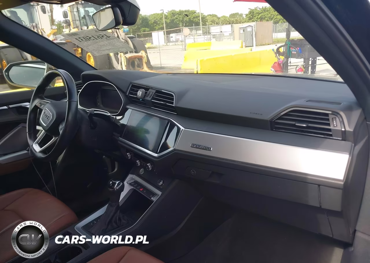 2020 Audi Q3 Premium VIN:WA1AECF30L1093930 - 5