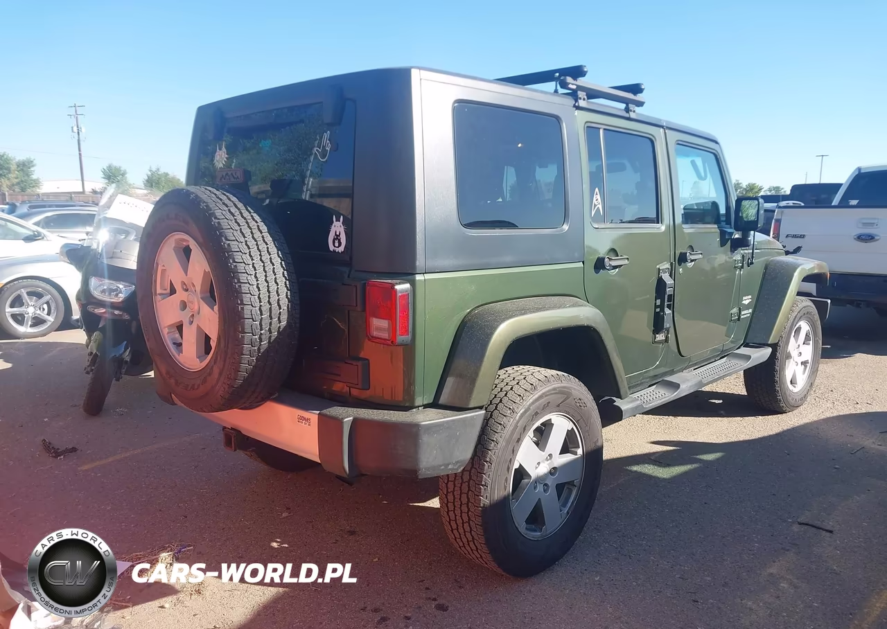 2008 Jeep Wrangler Unlimited Sahara VIN:1J4GA591X8L505505 - 4