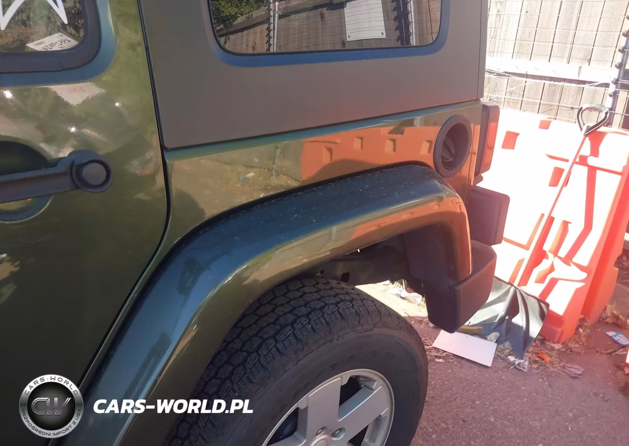 2008 Jeep Wrangler Unlimited Sahara VIN:1J4GA591X8L505505 - 6