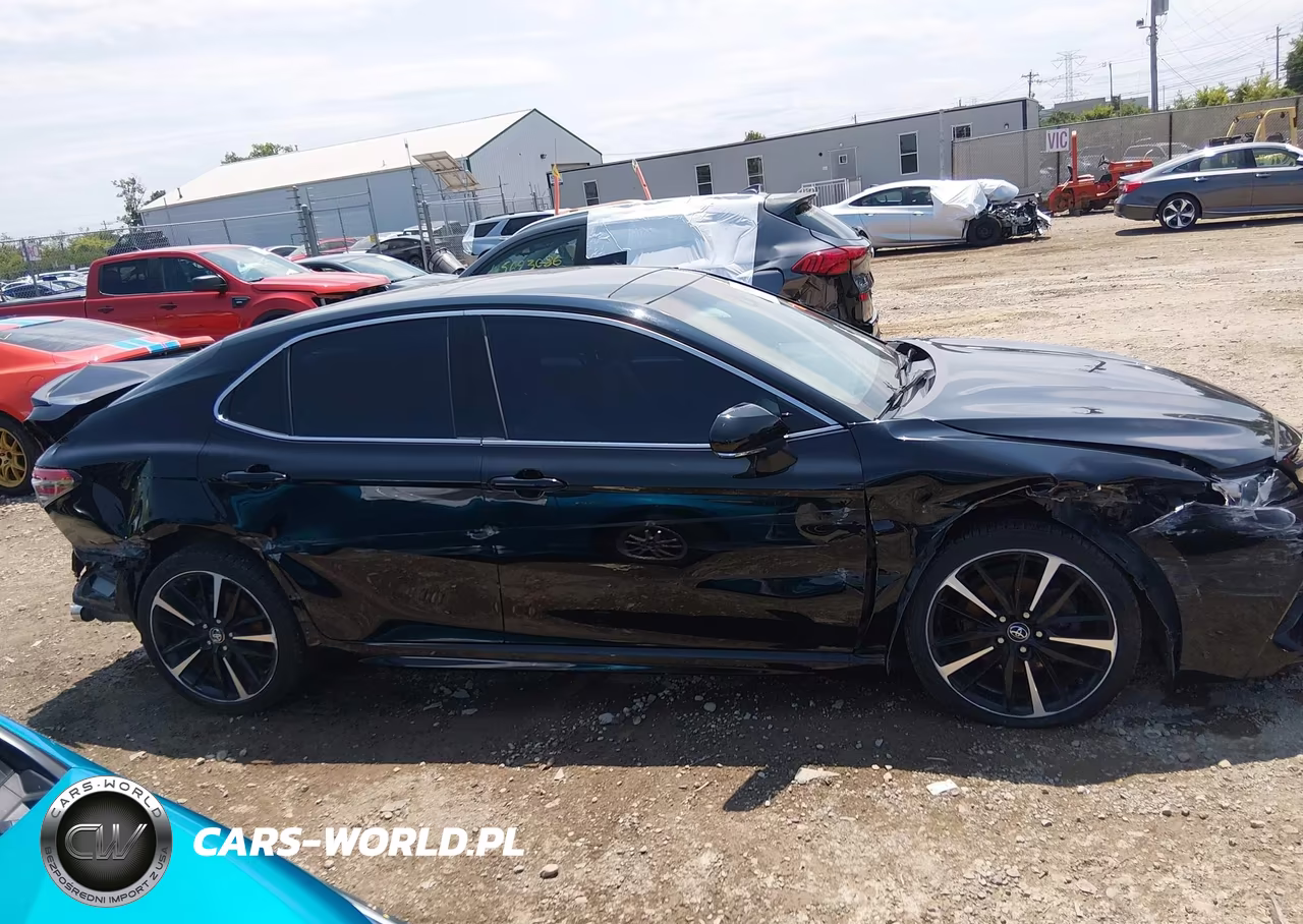 2018 Toyota Camry Xse VIN:4T1B61HK4JU146460 - 13