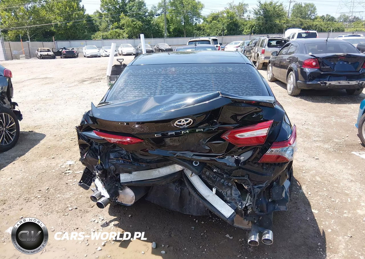 2018 Toyota Camry Xse VIN:4T1B61HK4JU146460 - 16