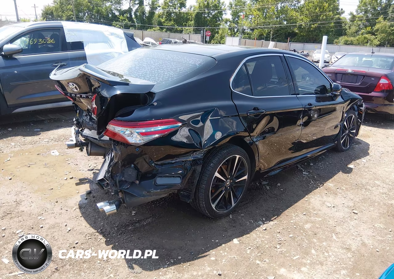 2018 Toyota Camry Xse VIN:4T1B61HK4JU146460 - 4