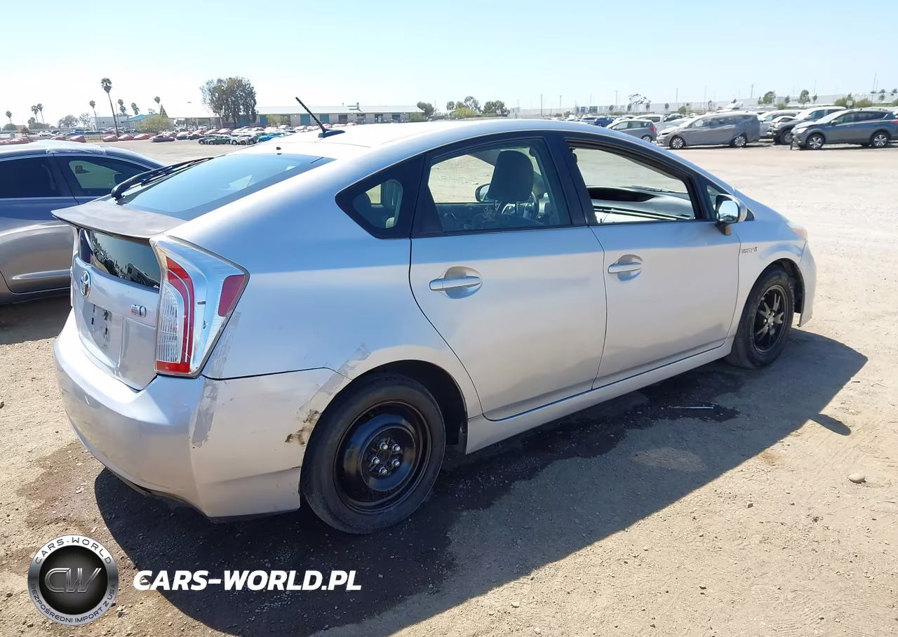2012 Toyota Prius Three VIN:JTDKN3DU1C5411312 - 4