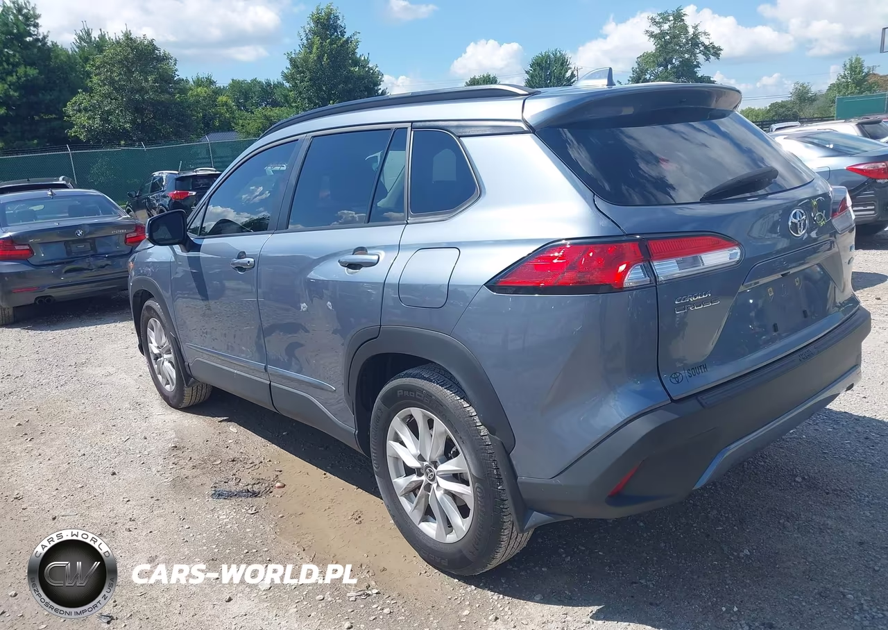 2022 Toyota Corolla Cross Le VIN:7MUCAABG4NV027528 - 3