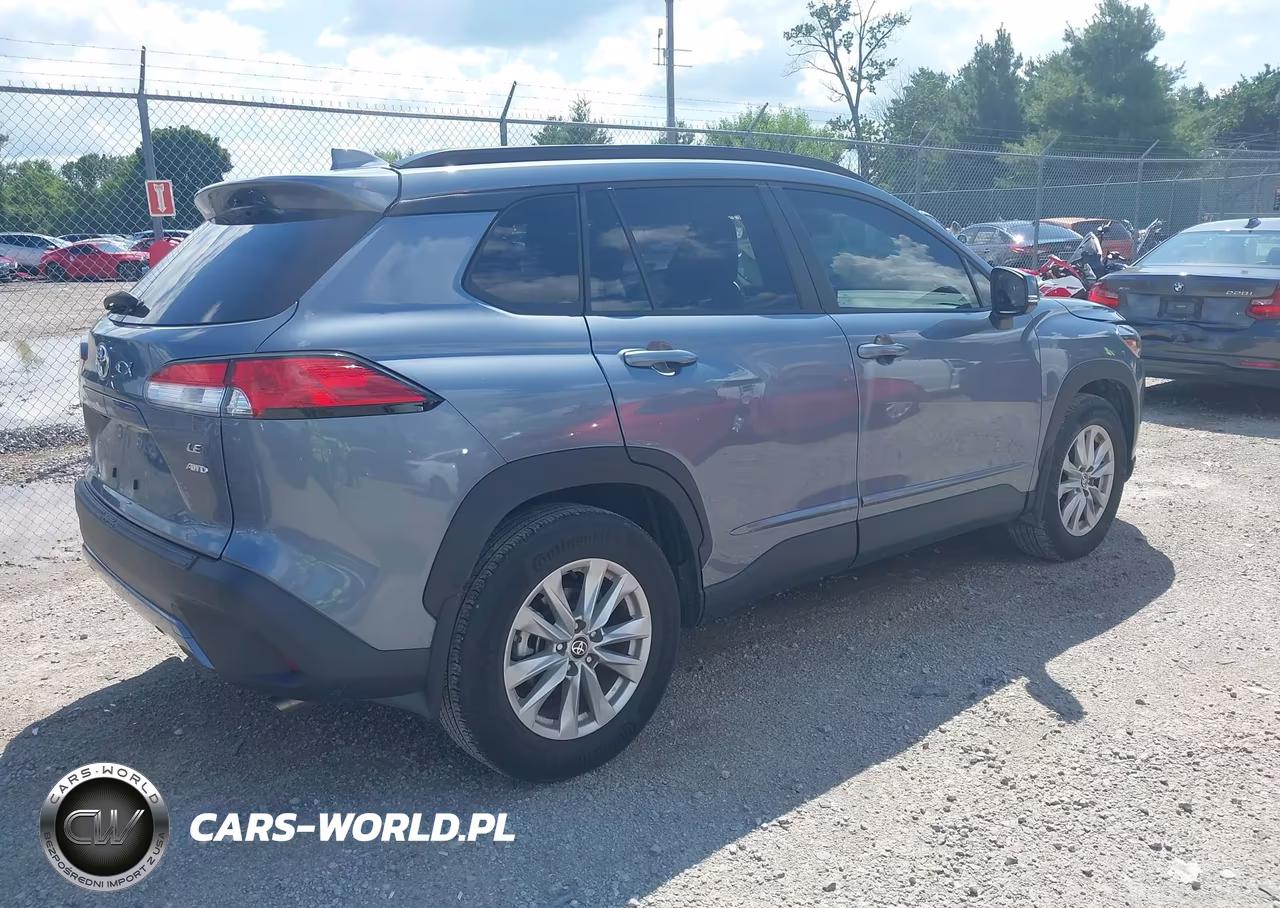 2022 Toyota Corolla Cross Le VIN:7MUCAABG4NV027528 - 4