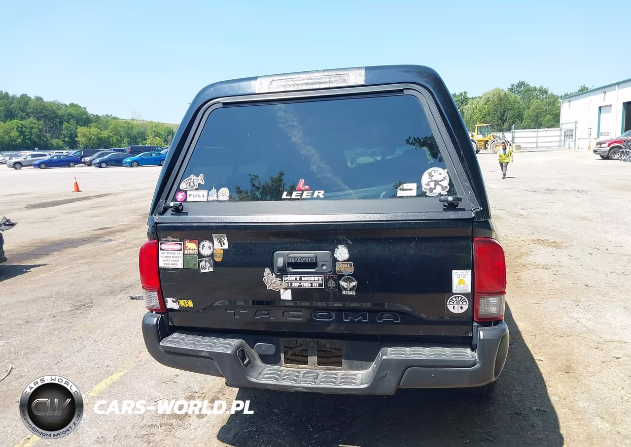 2018 Toyota Tacoma Sr VIN:5TFRX5GN8JX107520 - 17