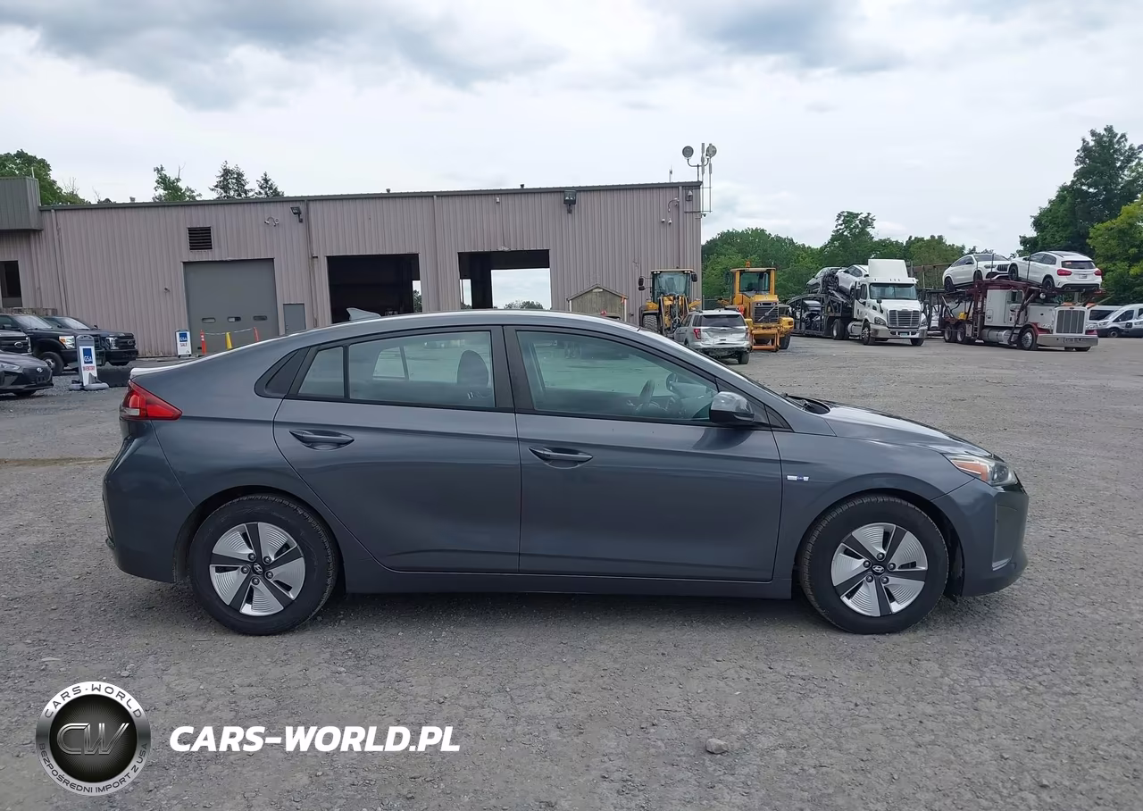 2018 Hyundai Ioniq Hybrid Blue VIN:KMHC65LC3JU100937 - 15