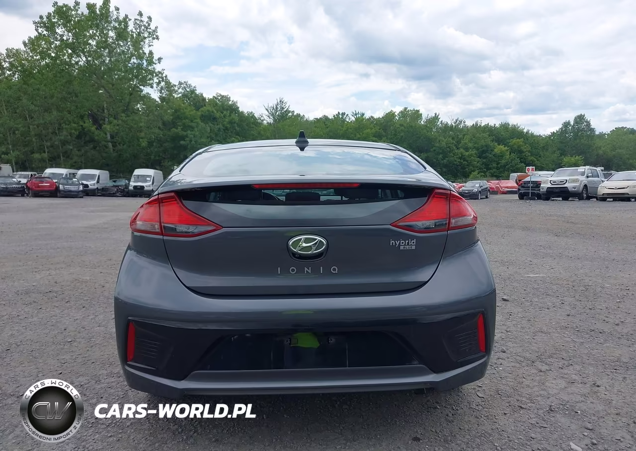 2018 Hyundai Ioniq Hybrid Blue VIN:KMHC65LC3JU100937 - 18