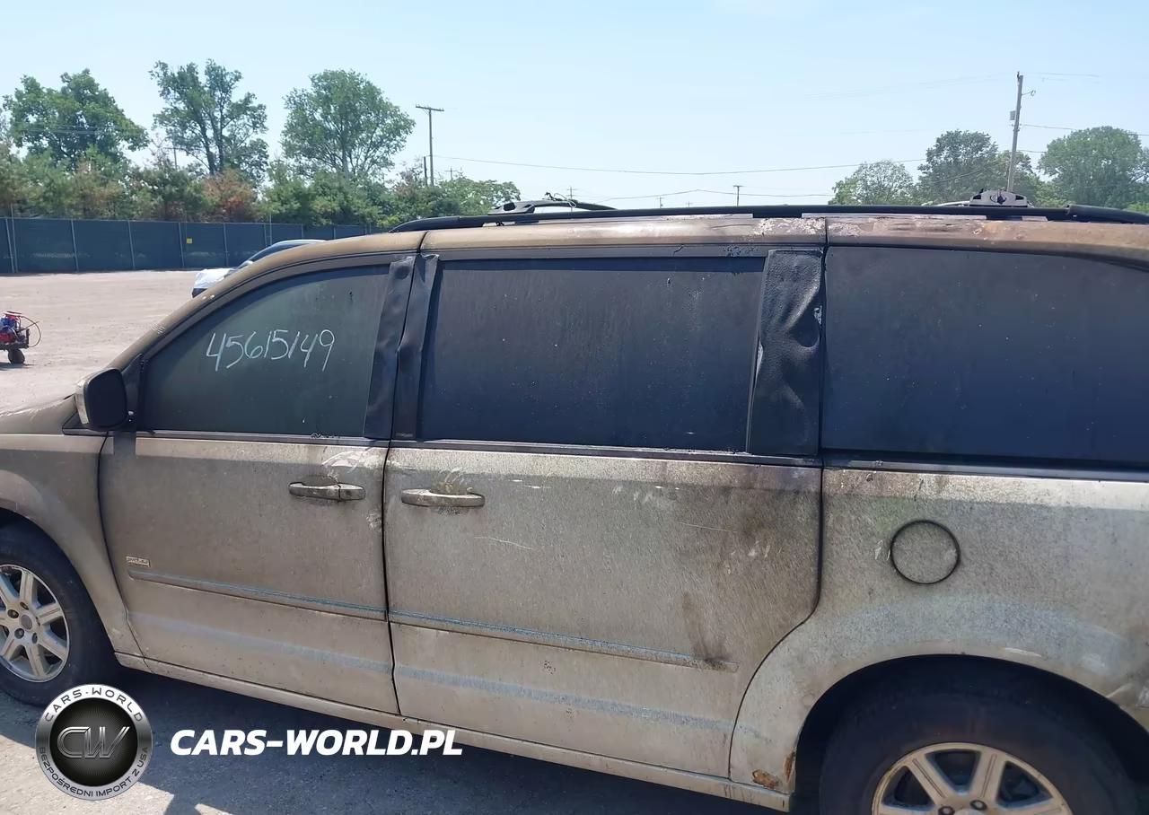 2008 Chrysler Town & Country Touring VIN:2A8HR54P98R729704 - 6