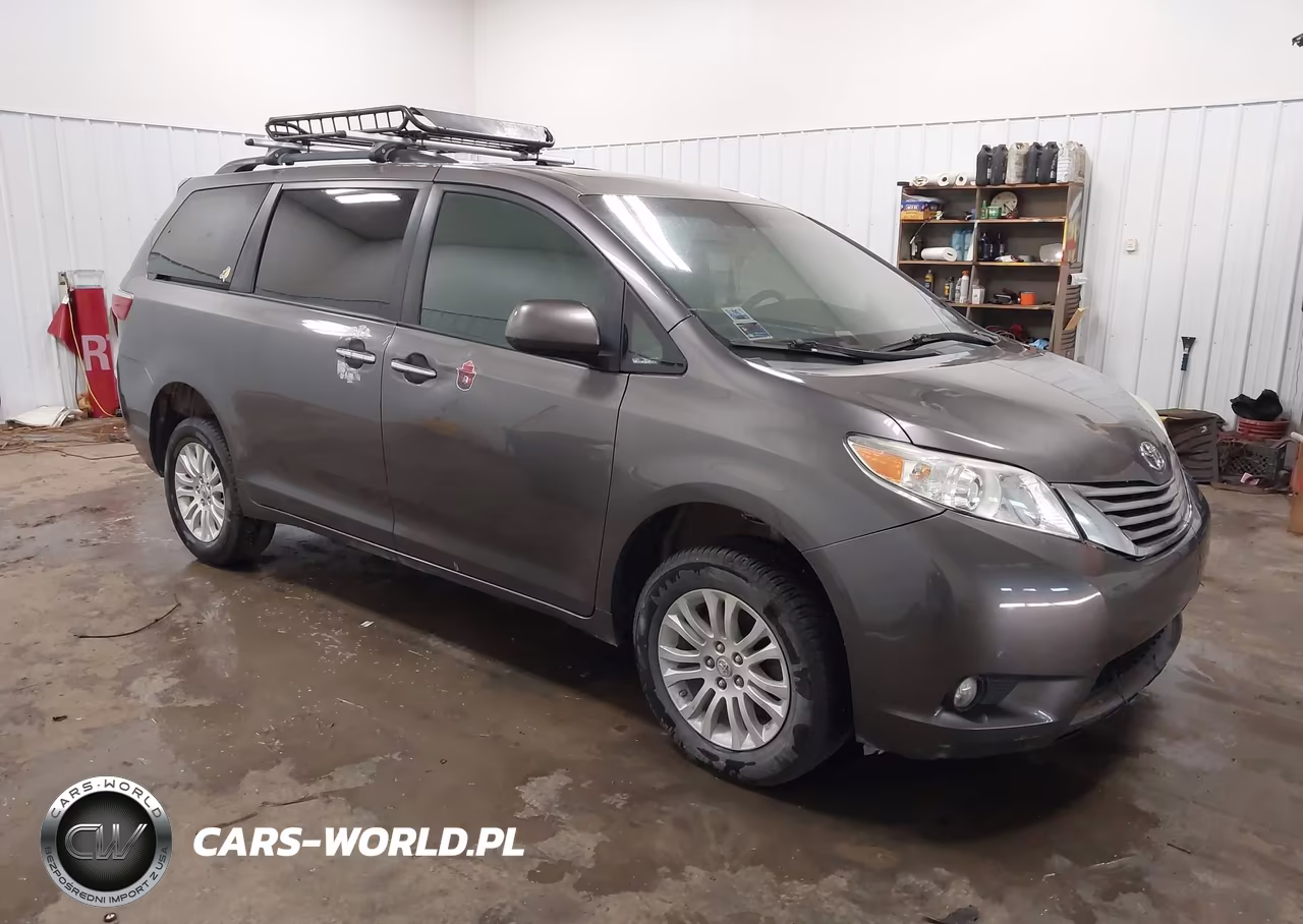 2015 Toyota Sienna Xle 8 Passenger – zdjęcie 1 z 13