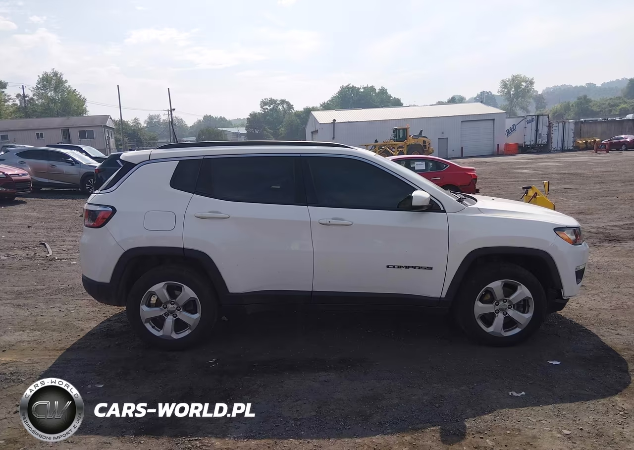 2019 Jeep Compass Latitude 4X4 VIN:3C4NJDBB0KT652924 - 13