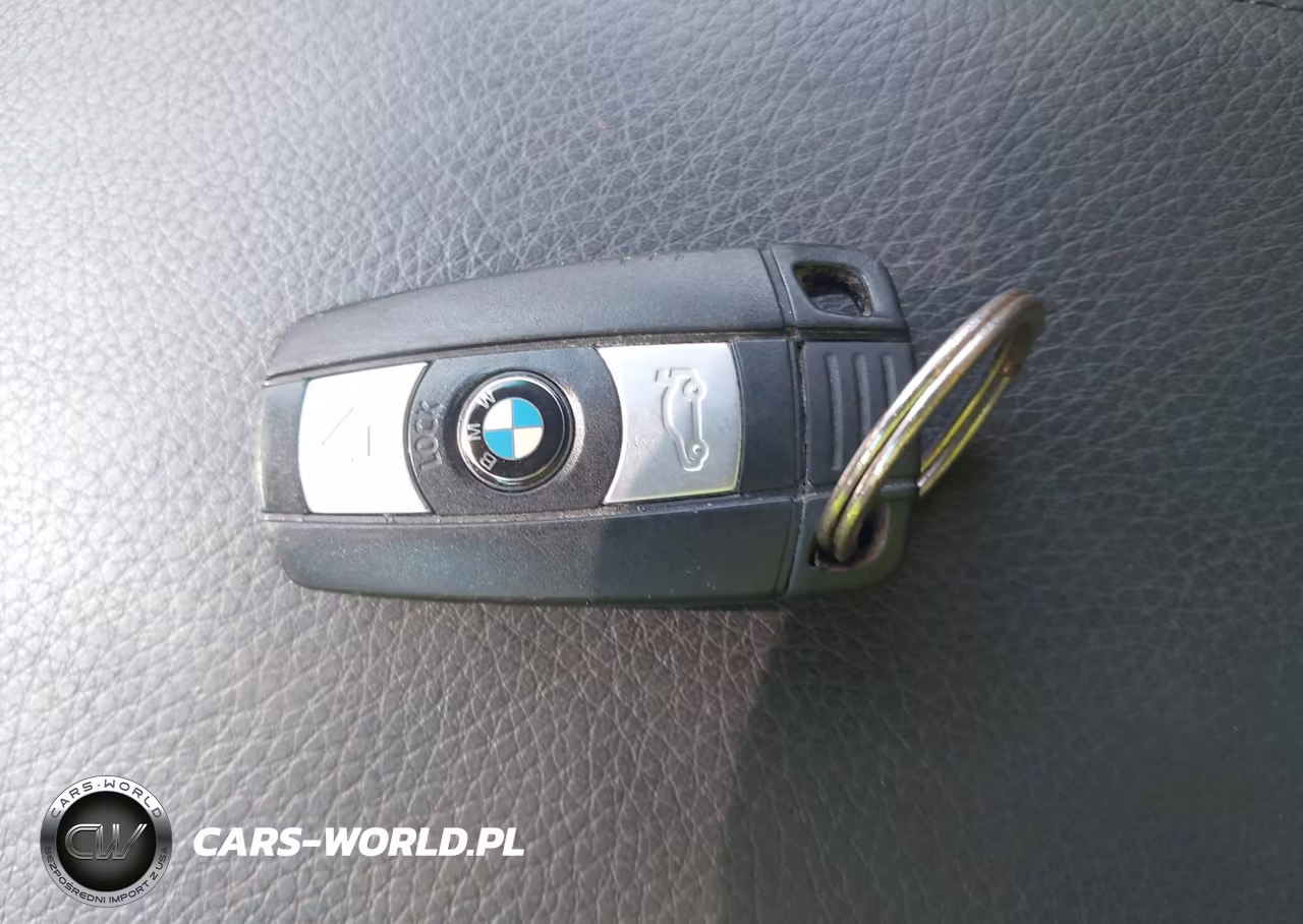 2006 BMW 325Xi VIN:WBAVD13516KV00976 - 11