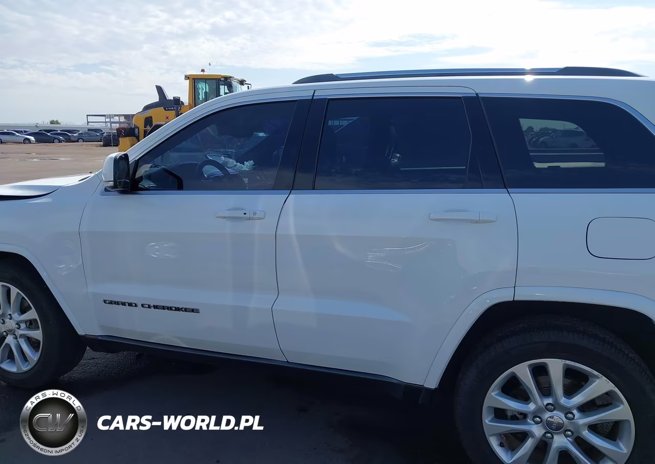 2018 Jeep Grand Cherokee Sterling Edition 4X4 VIN:1C4RJFBT4JC204184 - 14