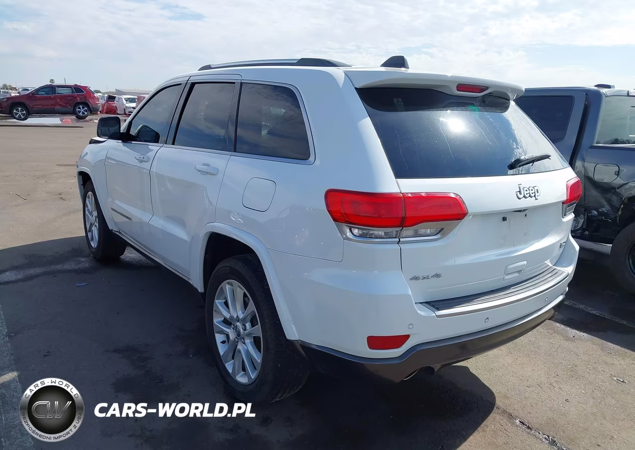 2018 Jeep Grand Cherokee Sterling Edition 4X4 VIN:1C4RJFBT4JC204184 - 3