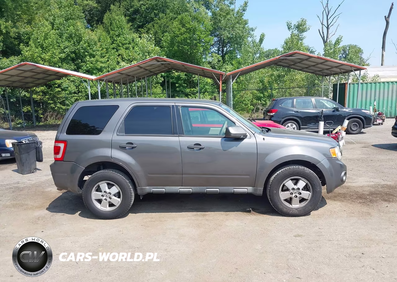 2010 Ford Escape Xls VIN:1FMCU0C76AKD15431 - 13