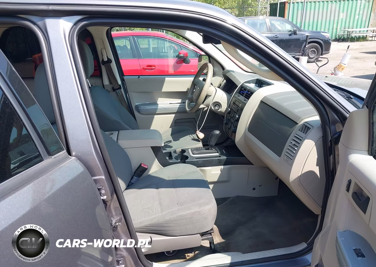 2010 Ford Escape Xls VIN:1FMCU0C76AKD15431 - 5