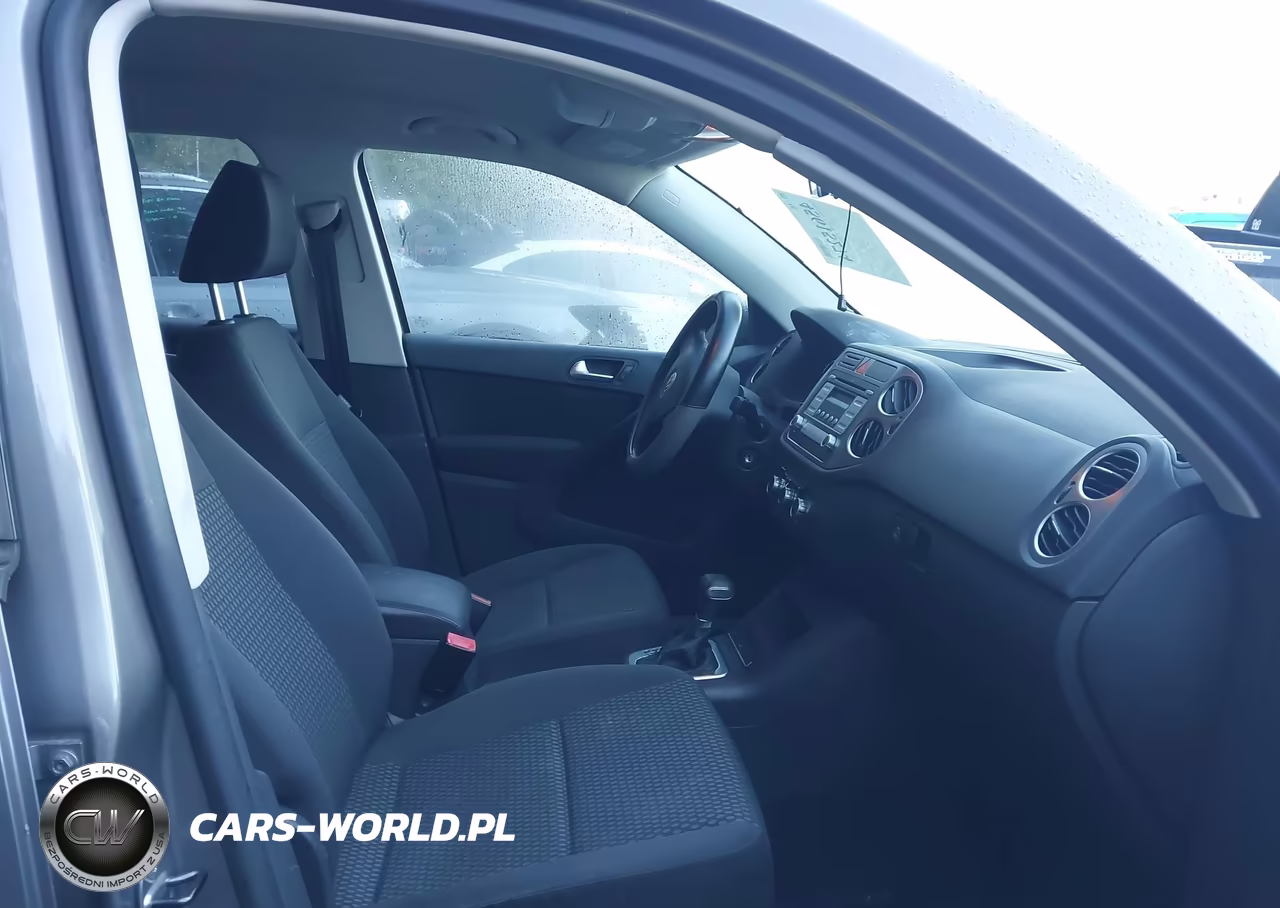 2010 Volkswagen Tiguan S VIN:WVGAV7AX4AW516222 - 5