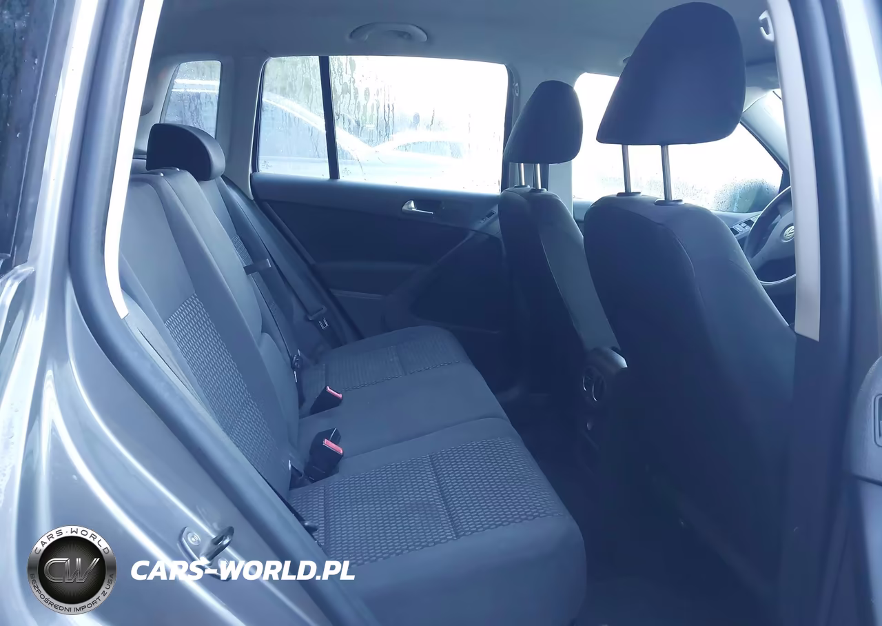 2010 Volkswagen Tiguan S VIN:WVGAV7AX4AW516222 - 8