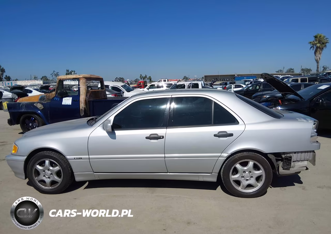 2000 Mercedes-Benz C 230 Kompressor VIN:WDBHA24GXYA834042 - 15