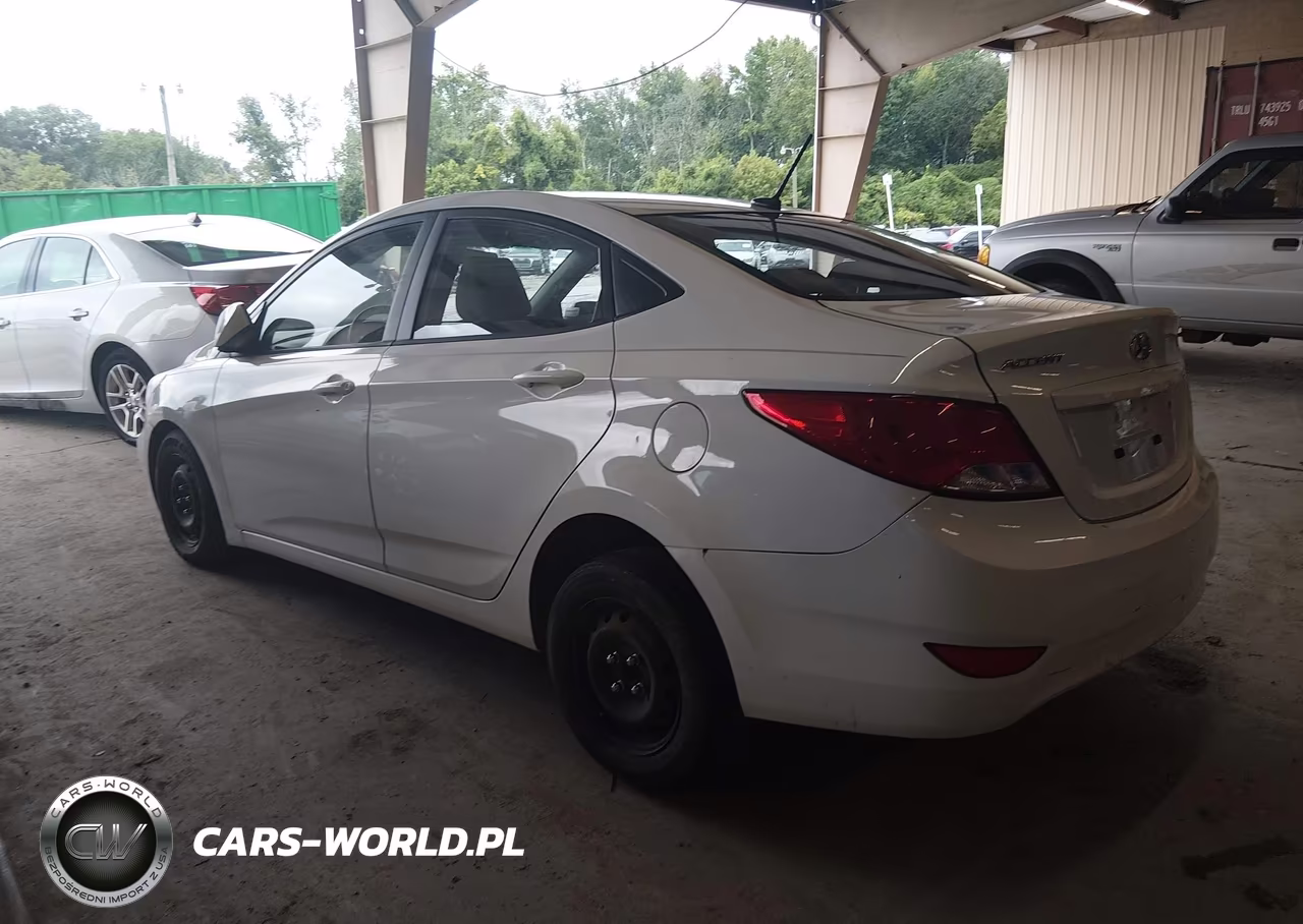 2015 Hyundai Accent Gls VIN:KMHCT4AE0FU880216 - 3