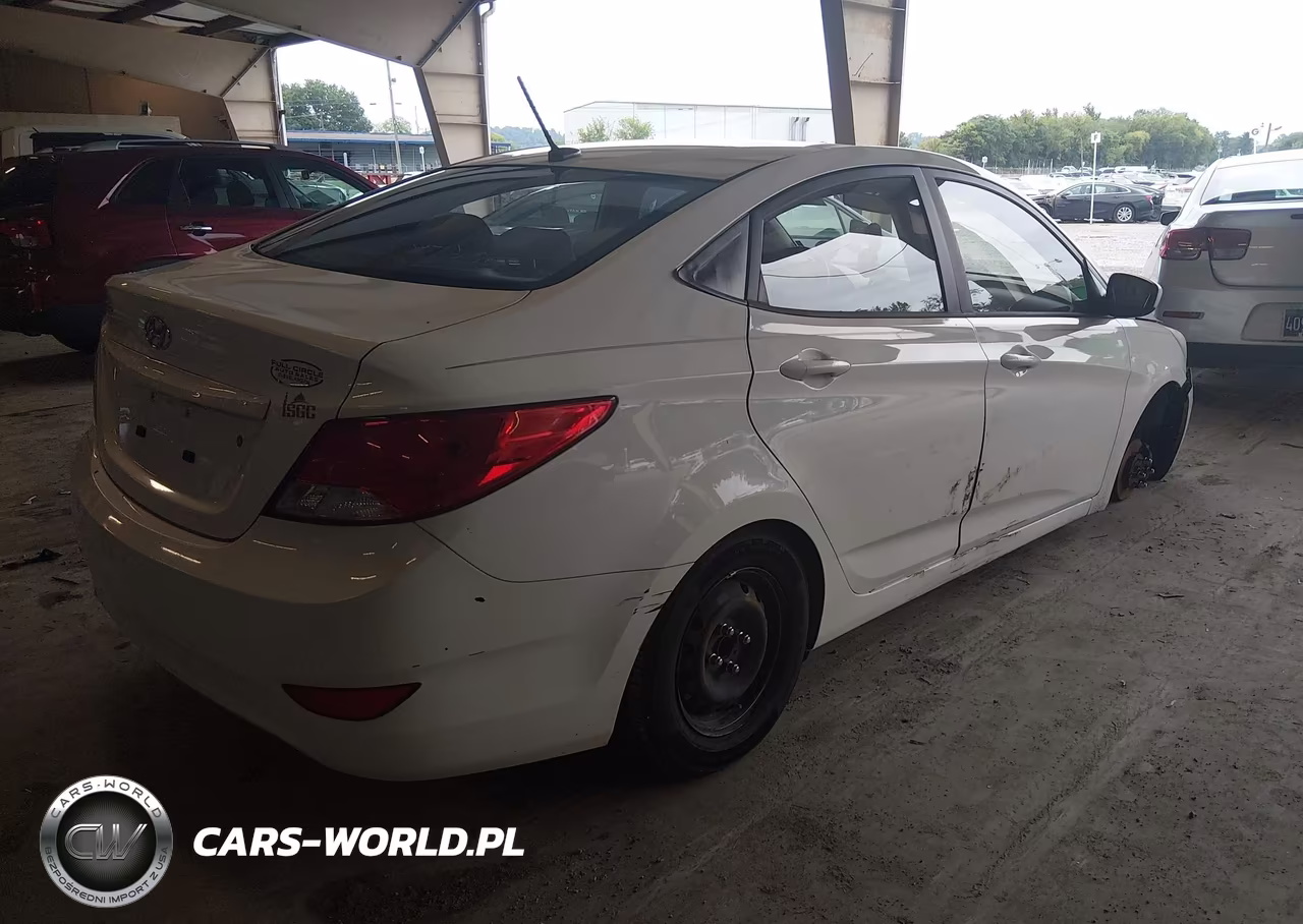 2015 Hyundai Accent Gls VIN:KMHCT4AE0FU880216 - 4