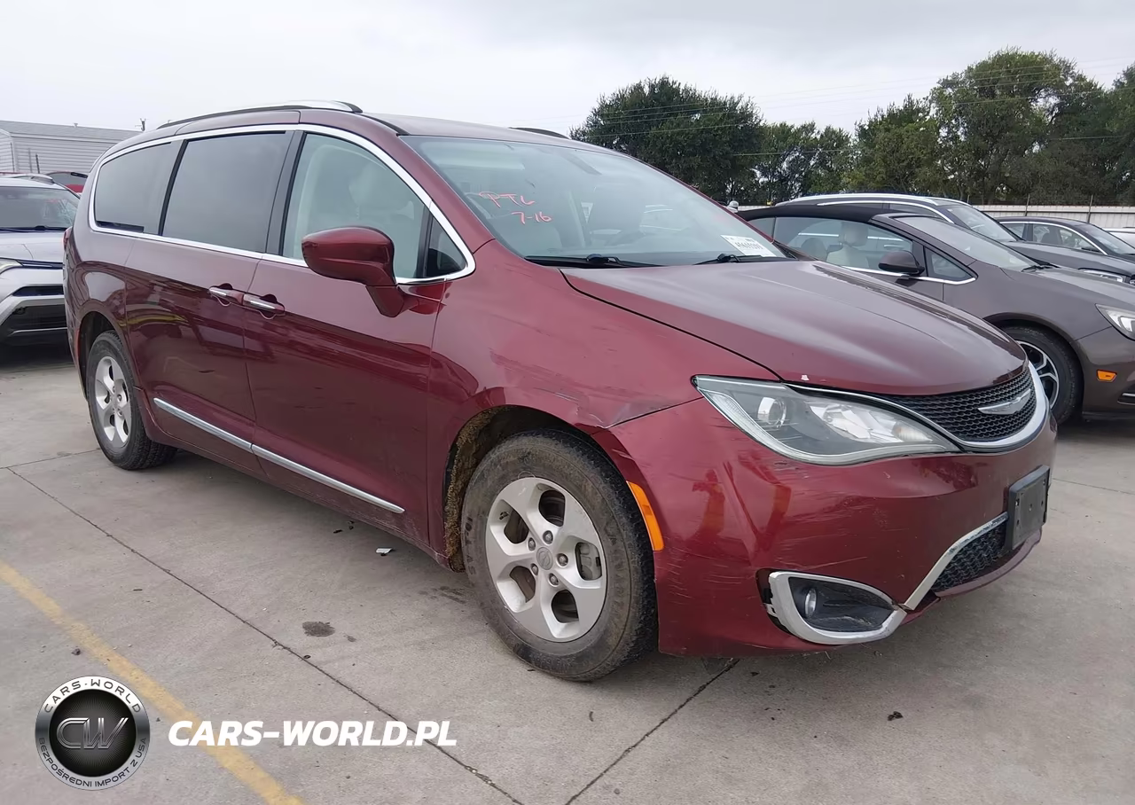 2017 Chrysler Pacifica Touring-L Plus