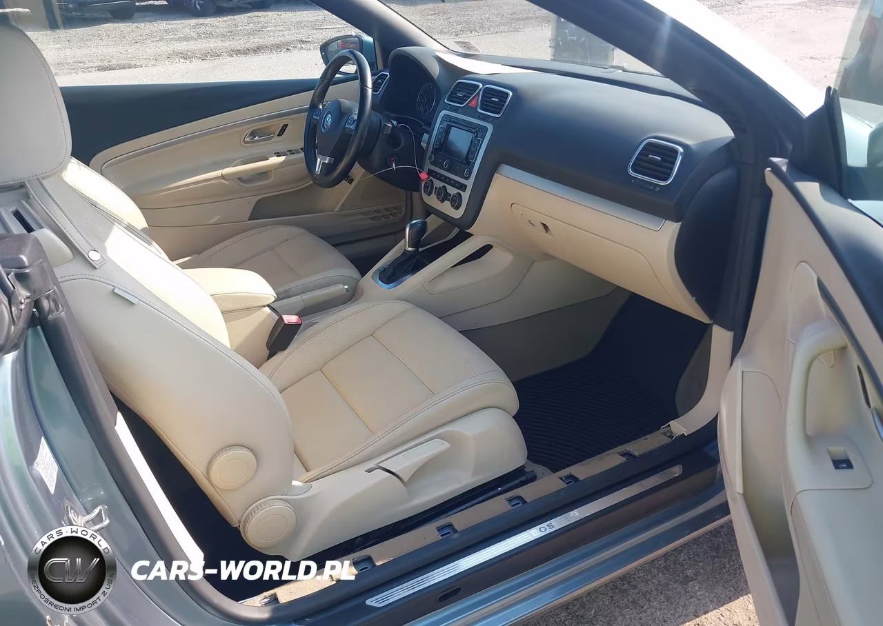 2015 Volkswagen Eos Komfort Edition VIN:WVWBW8AH3FV002525 - 5