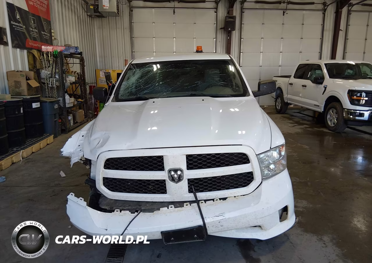 2019 Ram 1500 Classic Express 4X4 6'4 Box VIN:1C6RR7FG2KS631700 - 12
