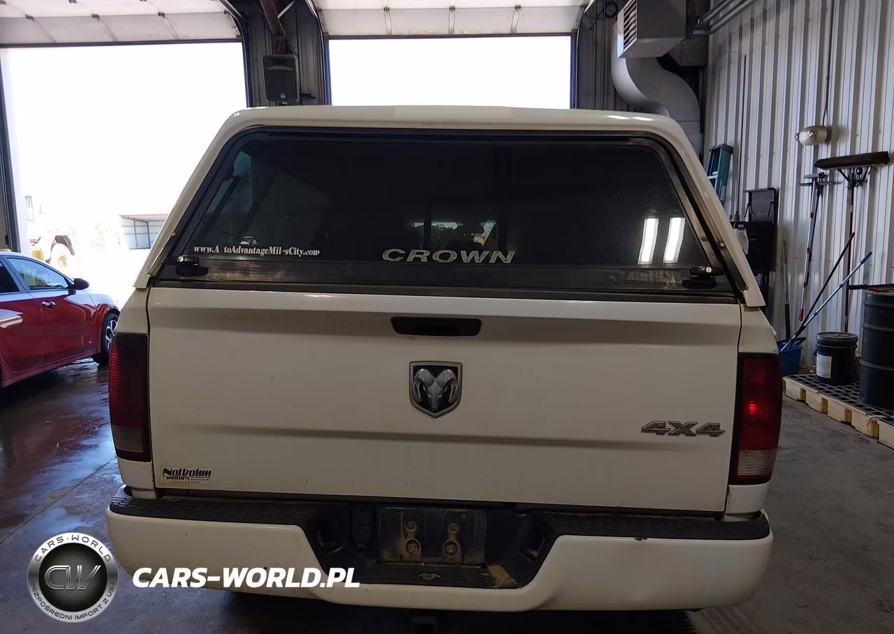2019 Ram 1500 Classic Express 4X4 6'4 Box VIN:1C6RR7FG2KS631700 - 16