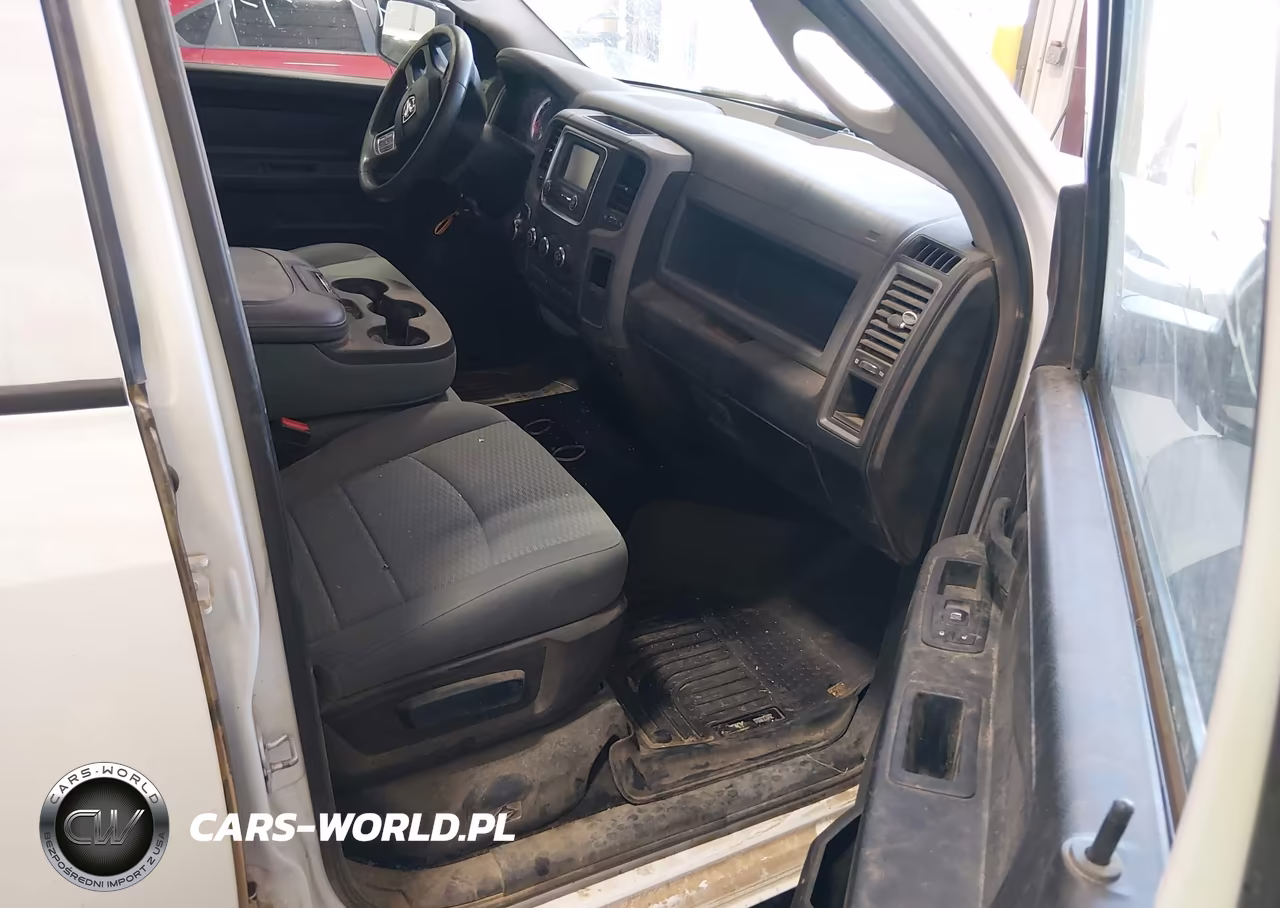 2019 Ram 1500 Classic Express 4X4 6'4 Box VIN:1C6RR7FG2KS631700 - 5