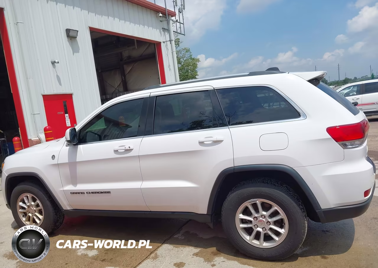 2019 Jeep Grand Cherokee Laredo E 4X4 VIN:1C4RJFAG6KC748630 - 15