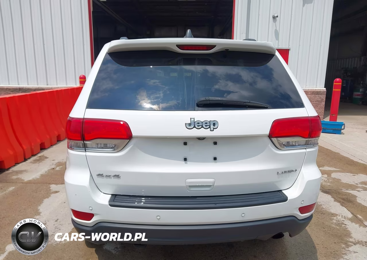 2019 Jeep Grand Cherokee Laredo E 4X4 VIN:1C4RJFAG6KC748630 - 17
