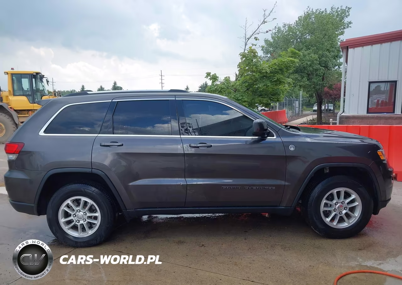 2020 Jeep Grand Cherokee Laredo E 4X4 VIN:1C4RJFAG1LC330879 - 14