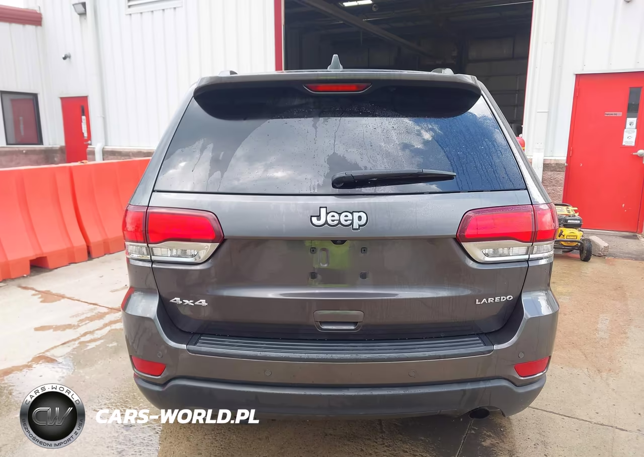 2020 Jeep Grand Cherokee Laredo E 4X4 VIN:1C4RJFAG1LC330879 - 17