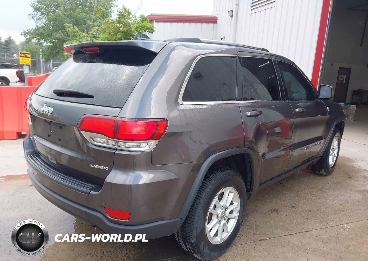 2020 Jeep Grand Cherokee Laredo E 4X4 VIN:1C4RJFAG1LC330879 - 4