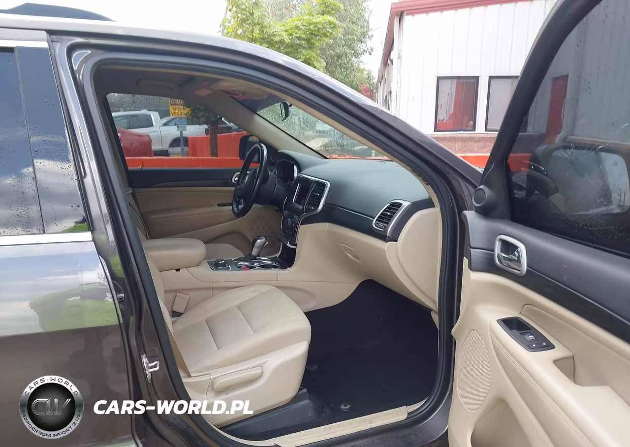 2020 Jeep Grand Cherokee Laredo E 4X4 VIN:1C4RJFAG1LC330879 - 5