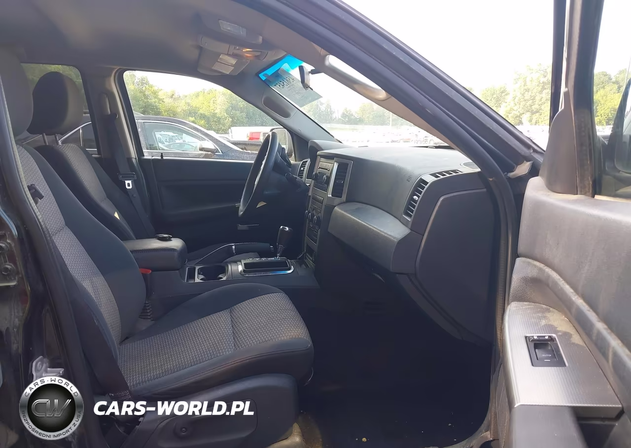 2010 Jeep Grand Cherokee Laredo VIN:1J4PR4GK4AC133244 - 5