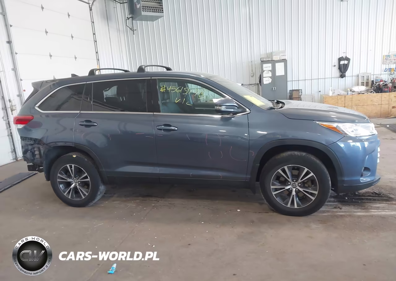 2019 Toyota Highlander Le Plus VIN:5TDBZRFH0KS998229 - 13